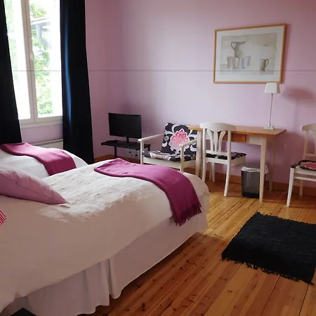 罗西兰塔旅舍 3*