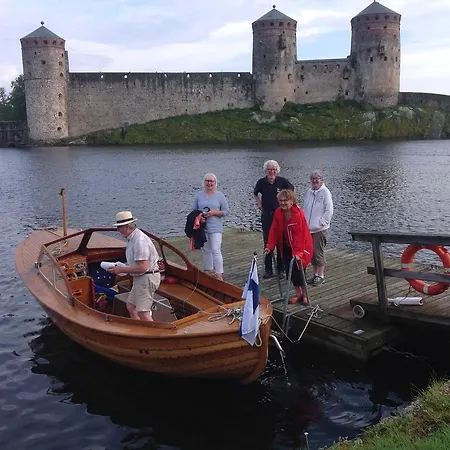 罗西兰塔旅舍 3* 萨翁林纳