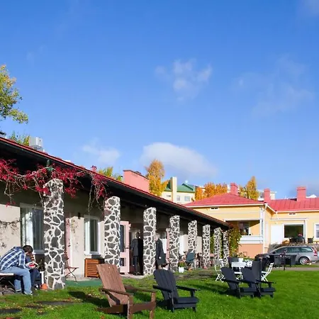 罗西兰塔旅舍 3* 萨翁林纳